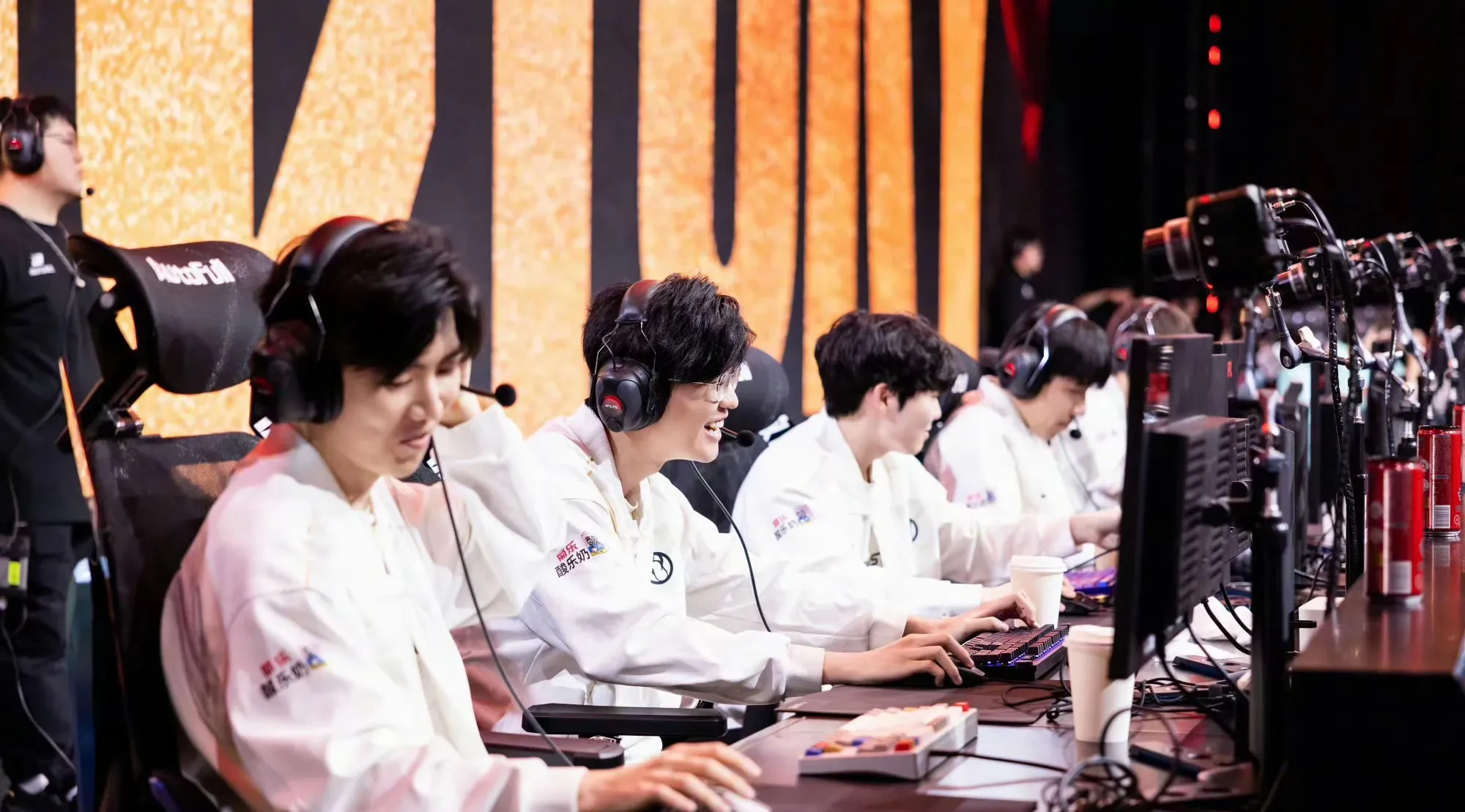 TheShy关键节点关键助攻，RNG带队取胜！